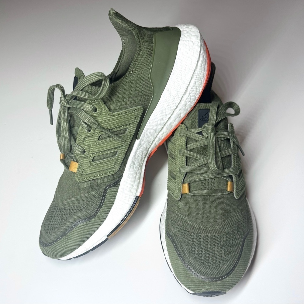 Adidas Men's UltraBoost 22 Olive Green Athletic Running Shoes Size- 8 - Picture 4 of 9